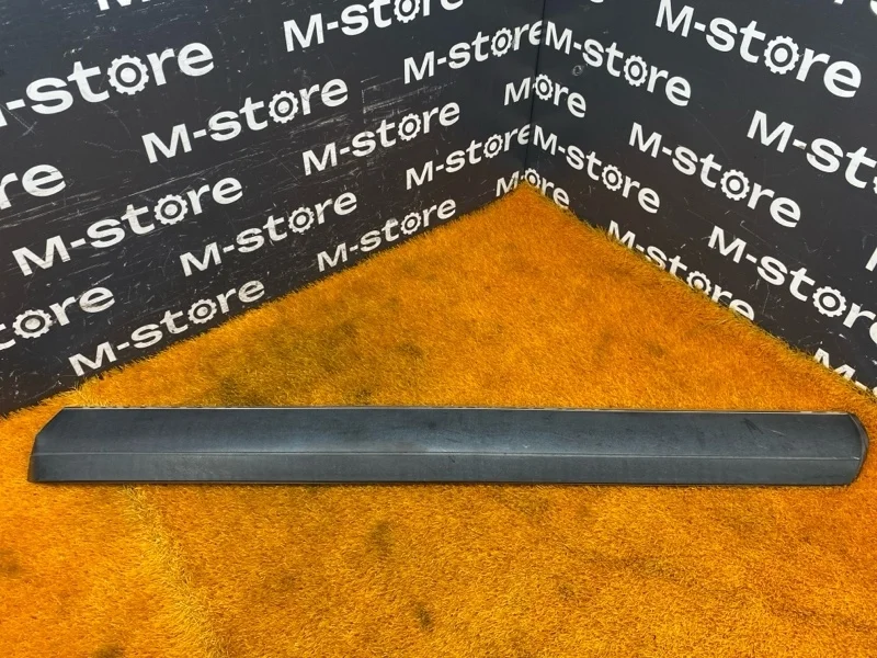 Молдинг на дверь Volkswagen Touareg 2007 7L6837788 7L BHK, передний правый