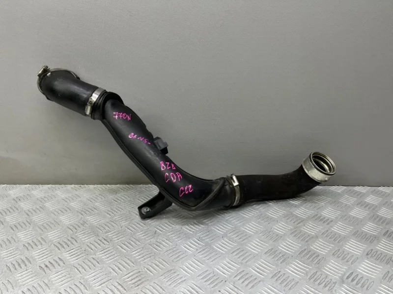 Патрубок интеркулера Volkswagen Passat B6