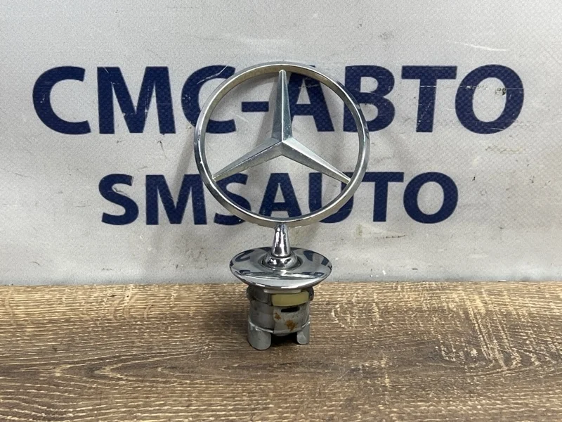 Эмблема Mercedes-Benz E-Class 2012 A2218800086 W212 271.860