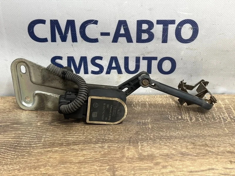 Датчик уровня подвески Mercedes-Benz E-Class 2012 A0045429918 W212 271.860