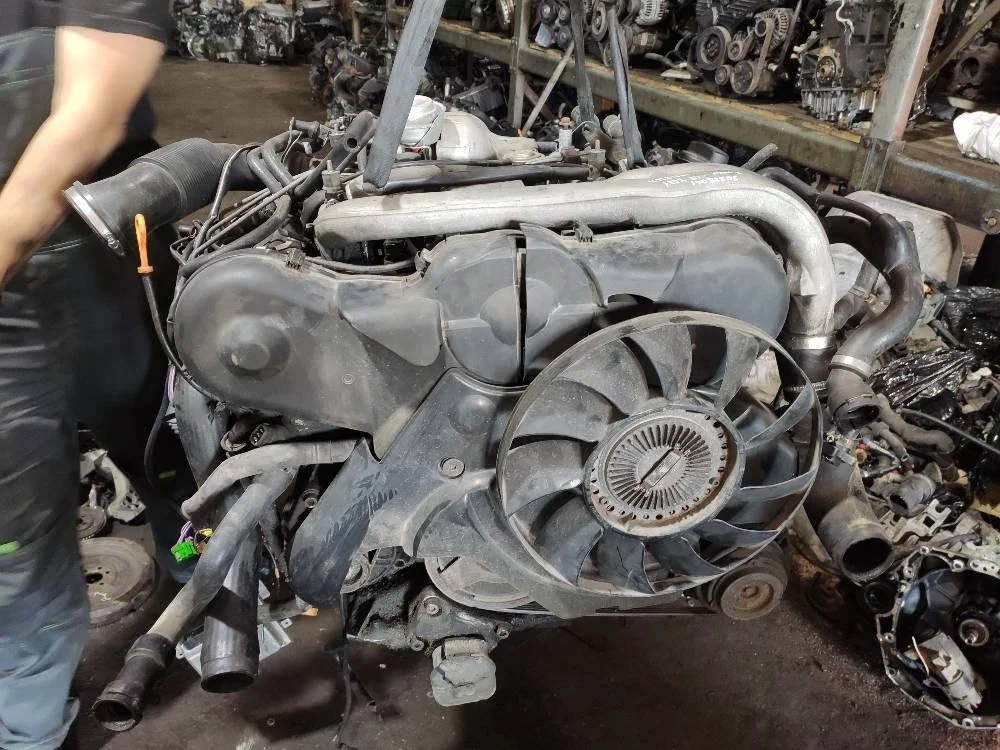 Двигатель AKE Audi A8 D2 (S8,RS8) 0.0 0