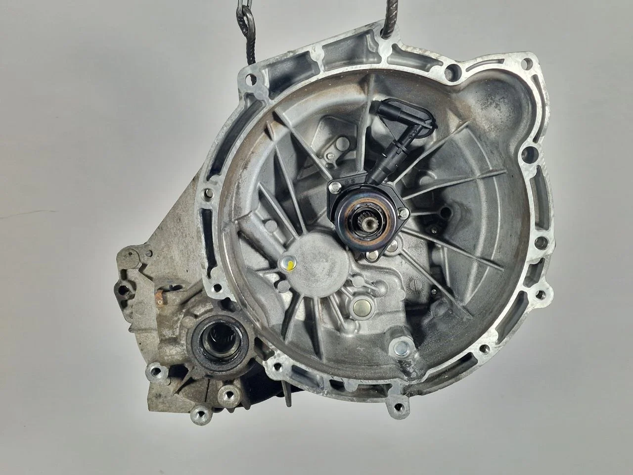 КПП механическая (МКПП) 5-ступенчатая 3M5R7002NF Ford Focus 2 restailing 1.6 Бензин