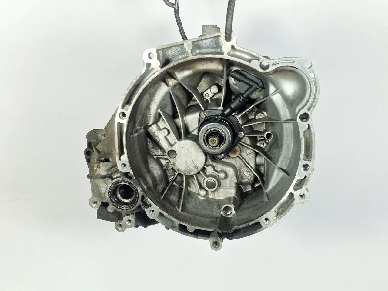 КПП механическая (МКПП) 5-ступенчатая 3M5R7002NF Ford Focus 2 restailing 1.6 Бензин