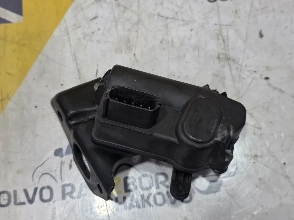 Механизм изменения длины впускного коллектора 2.4D S80 II (2006—2010)