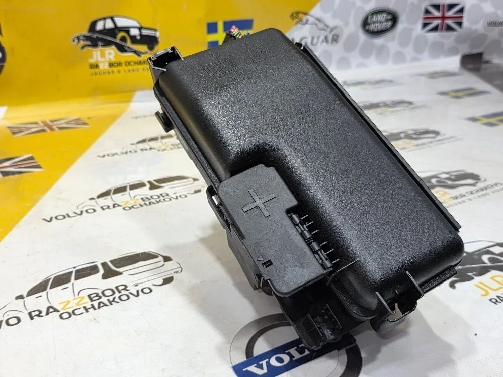 Блок предохранителей Volvo XC70 XC90 V70 30797010 S60 I рестайлинг (2004—2009)