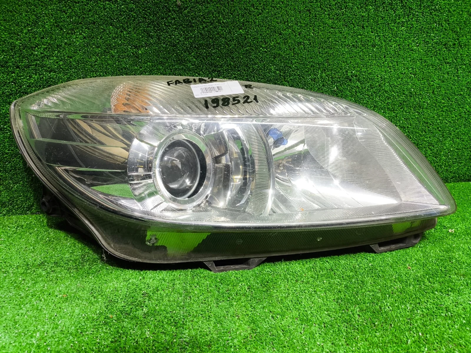 Фара SKODA FABIA 2, ROOMSTER 2010- линза правая б/у FABIA 2(2007-2015)