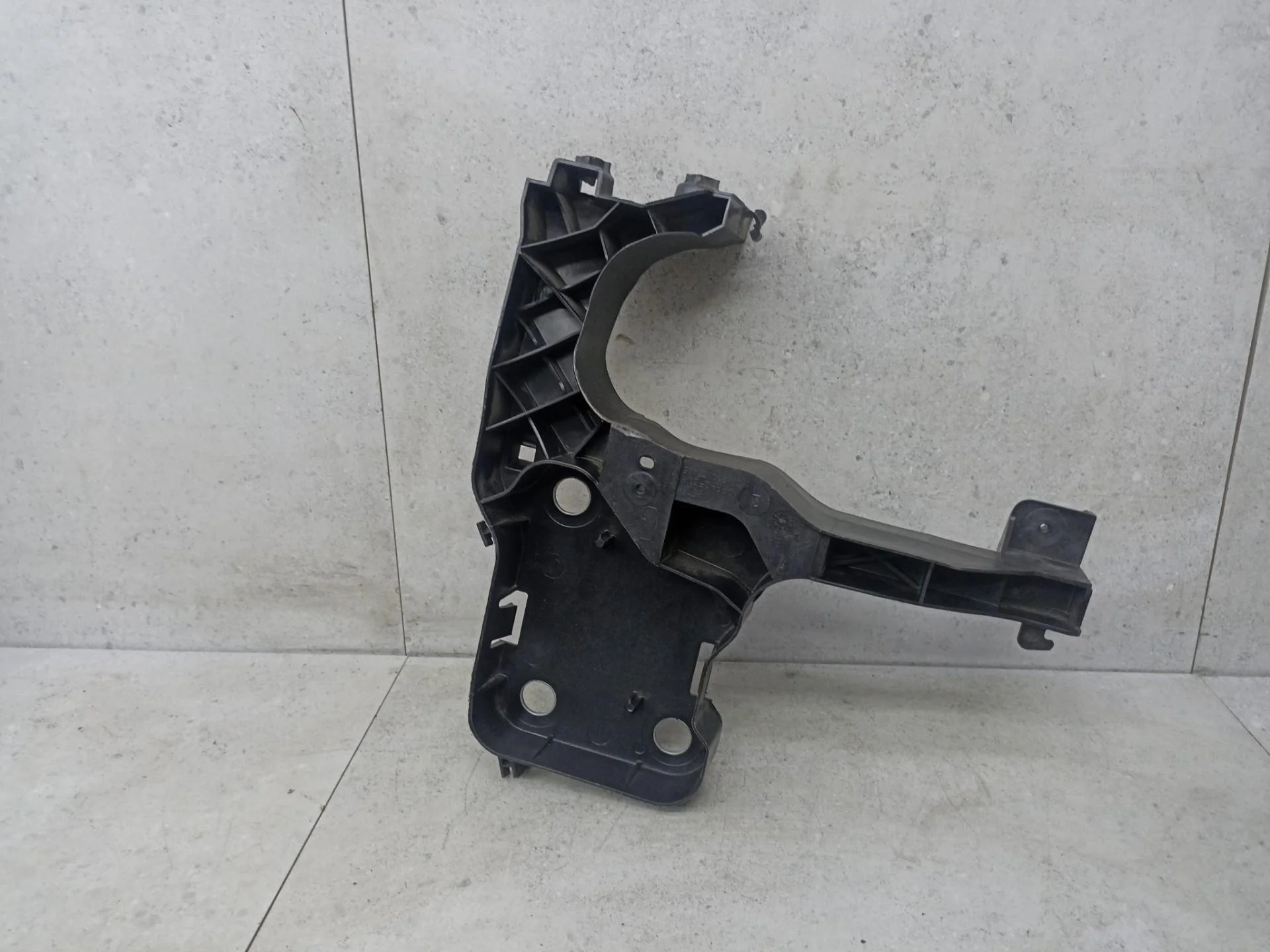 Крепление фары (кронштейн фары) левой Renault