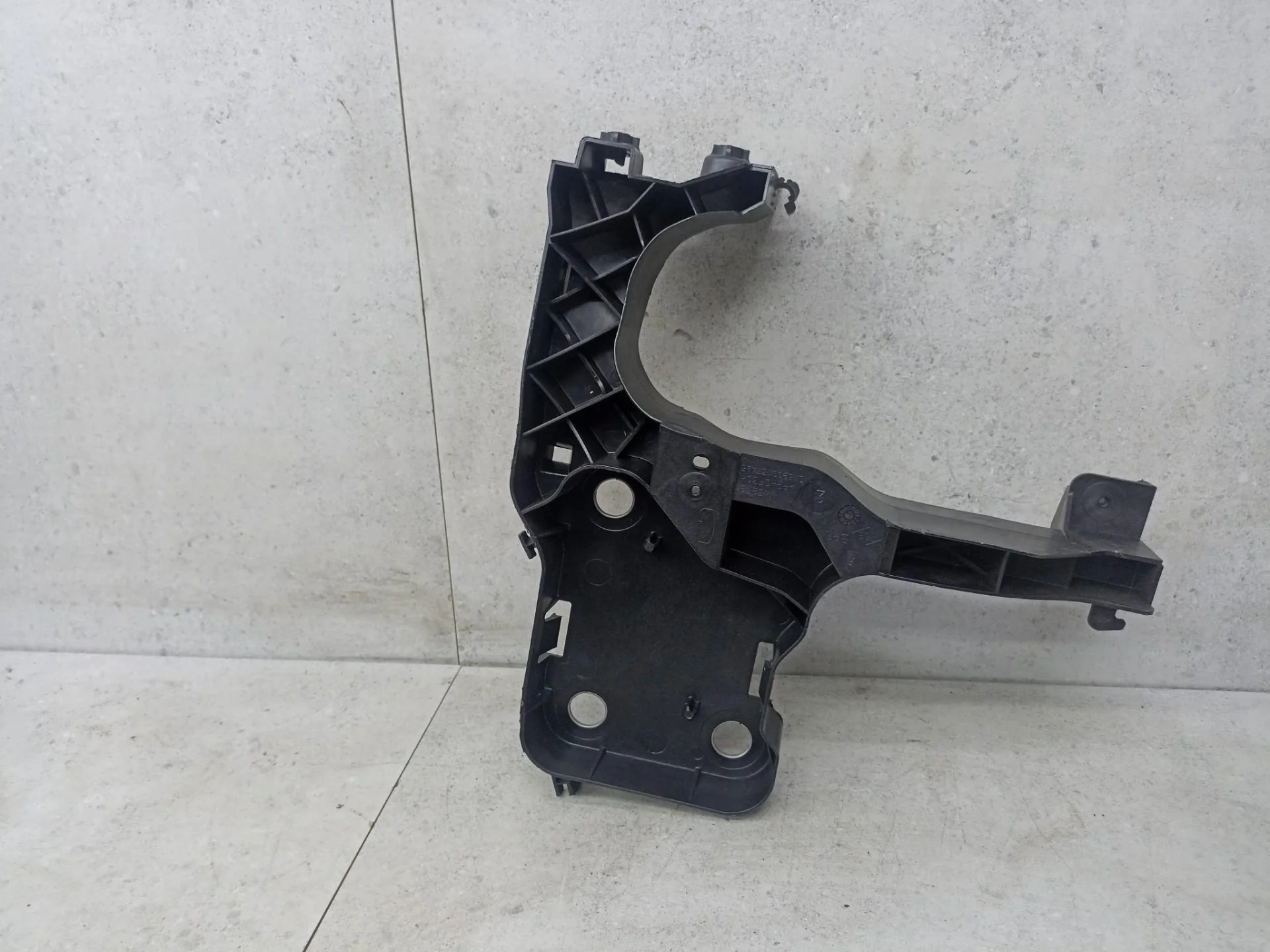 Крепление фары (кронштейн фары) левой Renault