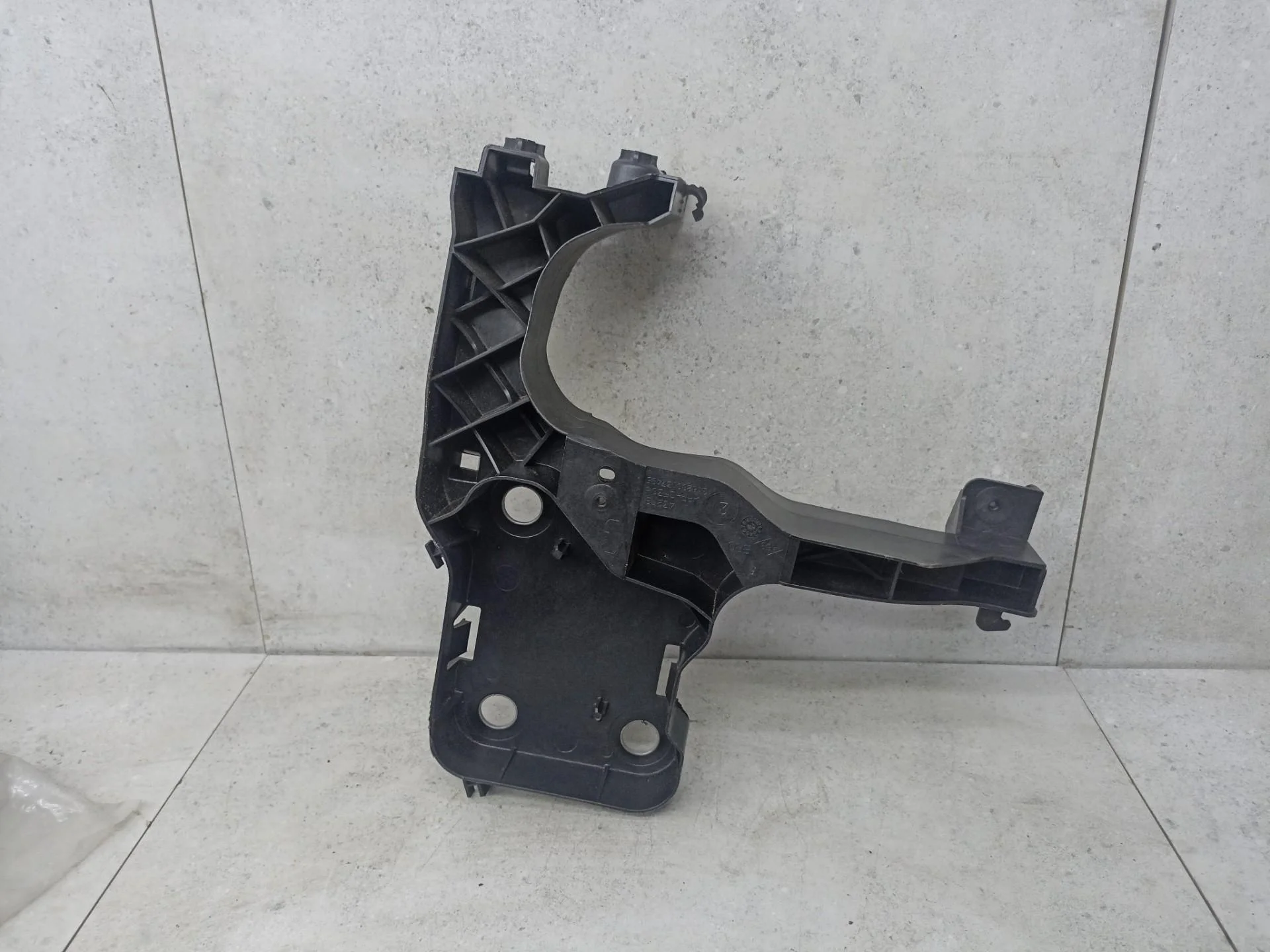 Крепление фары (кронштейн фары) левой Renault