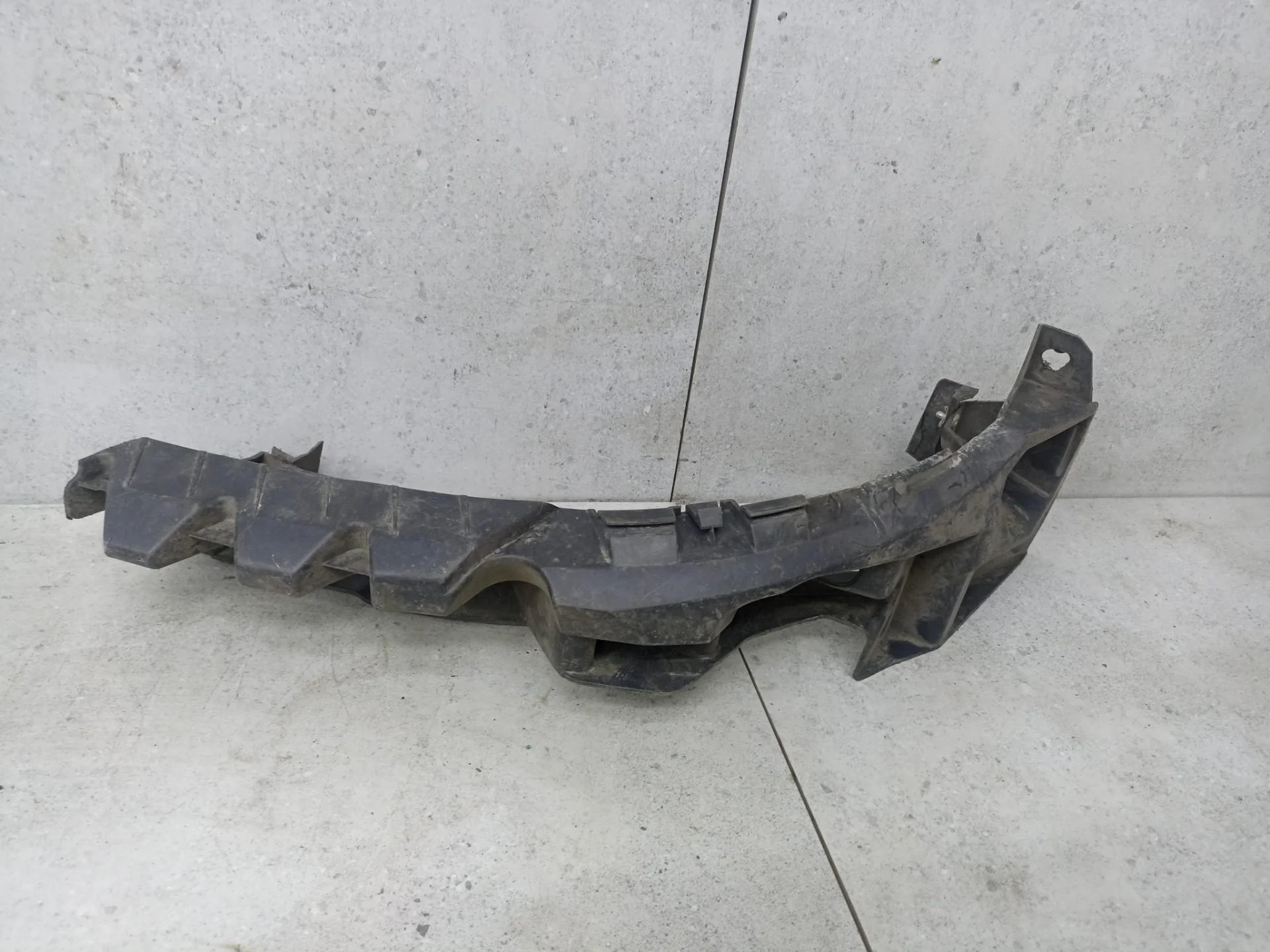 Крепление переднего бампера левое 8200479716