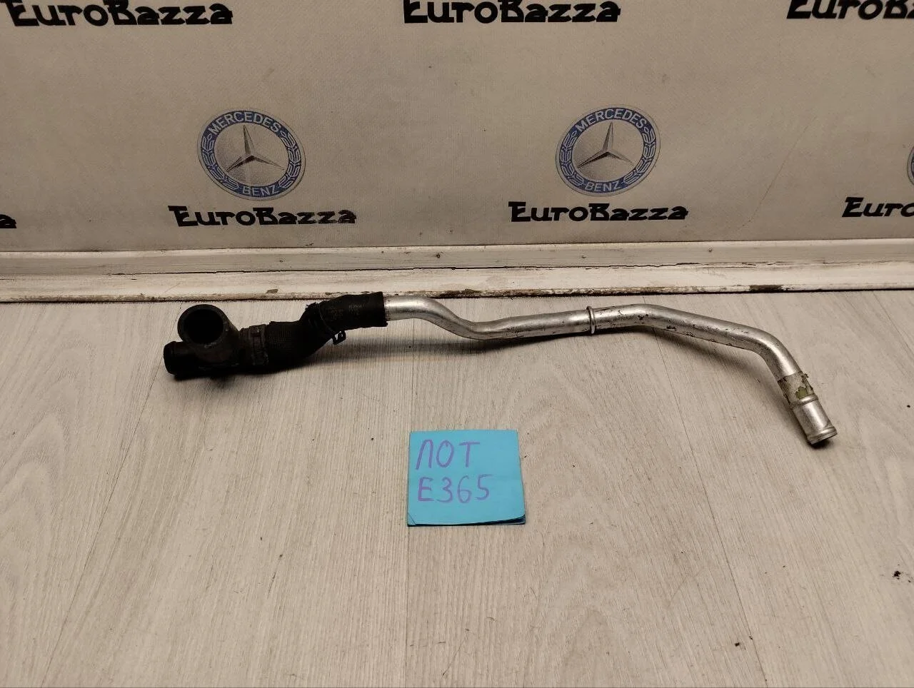 Патрубок системы охлаждения Mercedes W203