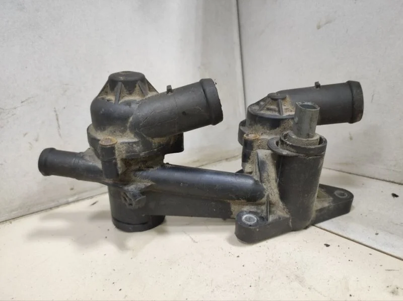 Корпус термостата Skoda Octavia A5 2009