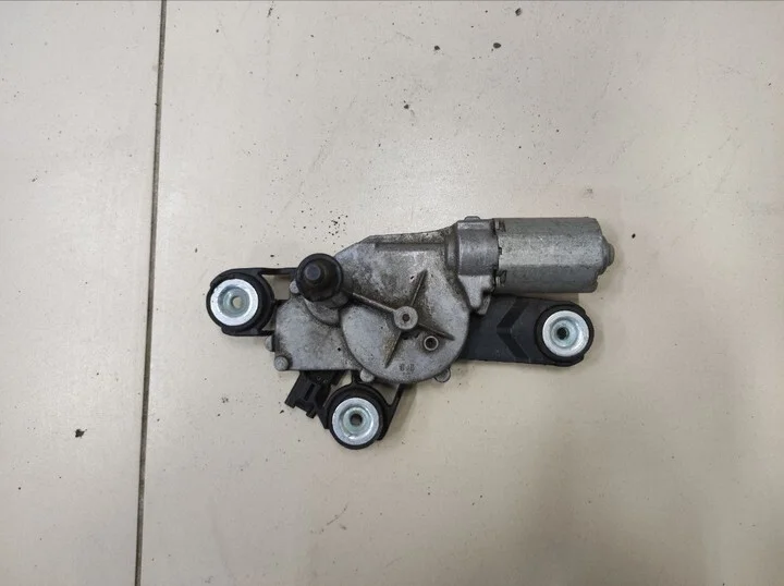 Моторчик стеклоочистителя Ford Focus 2 2011