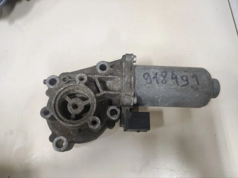 Моторчик блокировки дифференциала BMW X3 E83