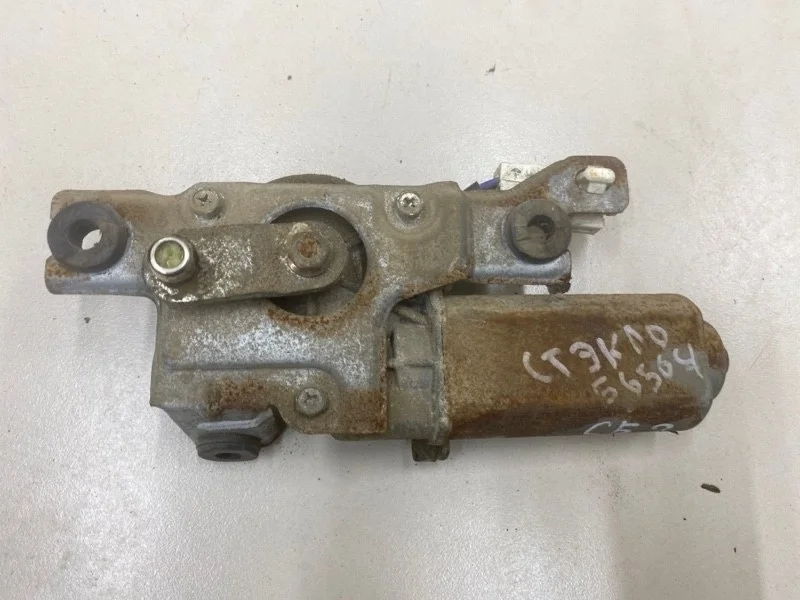 Моторчик стеклоочистителя задний Toyota Land