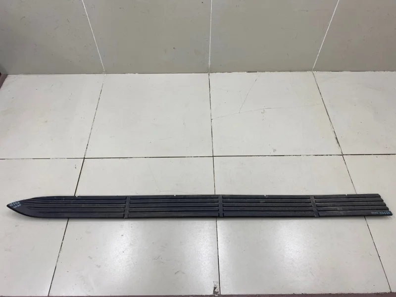 Накладка на подножку левая Lexus LX570