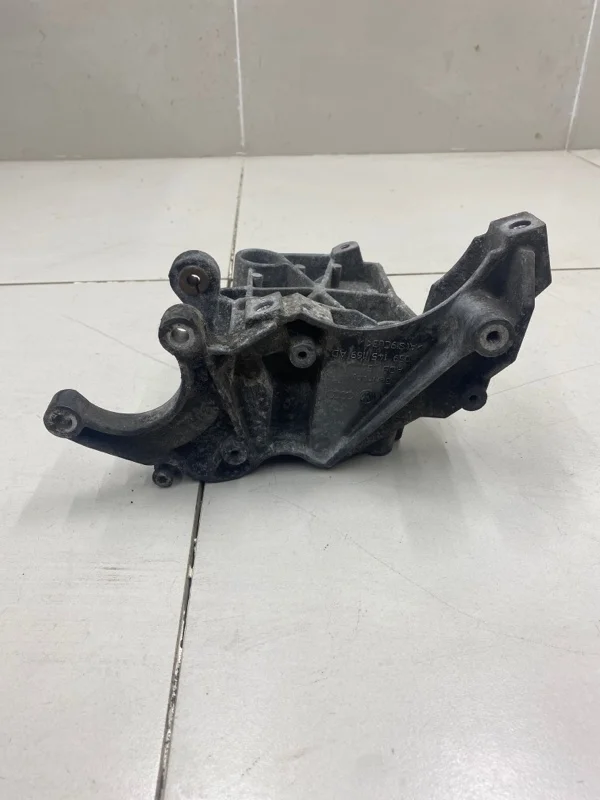 Кронштейн гидроусилителя Audi Q7 4LB 3.0 TDI 2009