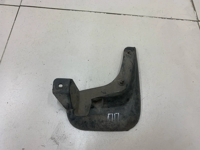 Брызговик передний правый Kia Rio 2