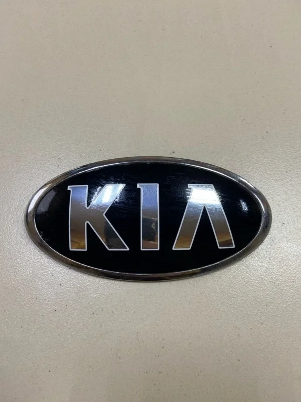Эмблема на крышку багажника Kia Rio 4