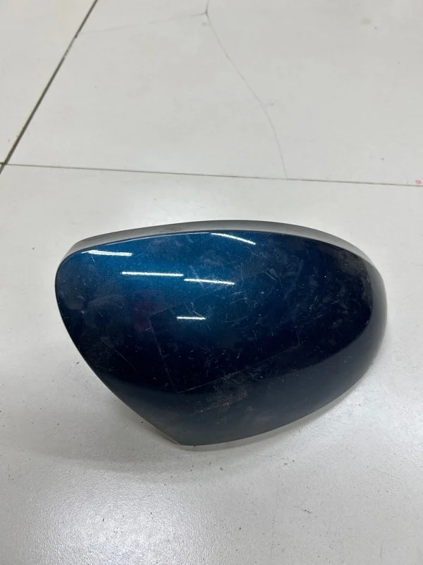 Накладка зеркала правая Volkswagen Tiguan 1