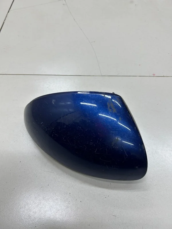 Накладка зеркала правая Skoda Yeti