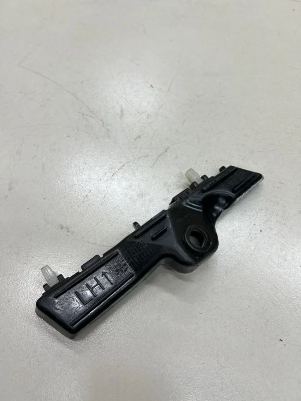 Кронштейн бампера передний левый Kia Sorento 2 XM