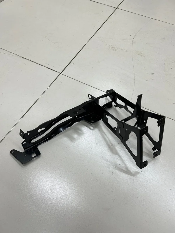 Кронштейн фары левый BMW 4-Series F32