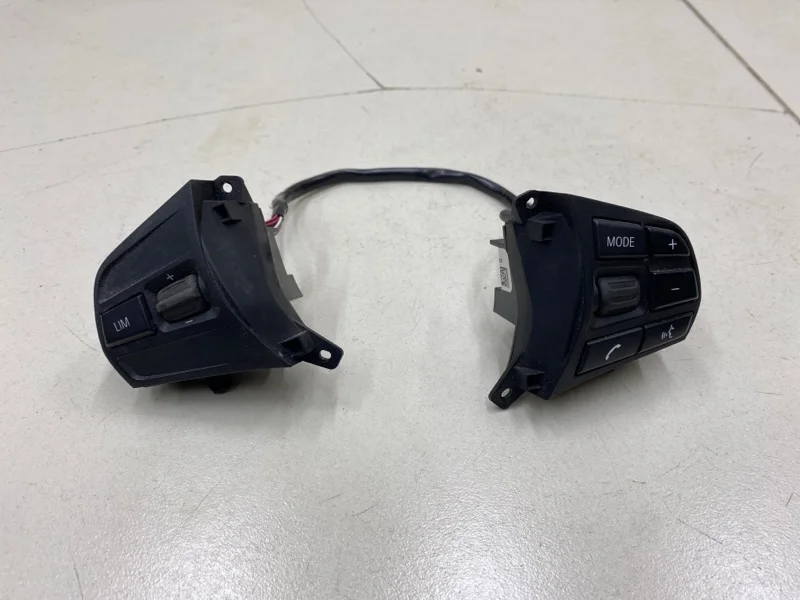 Кнопки на руль BMW 4-Series F32