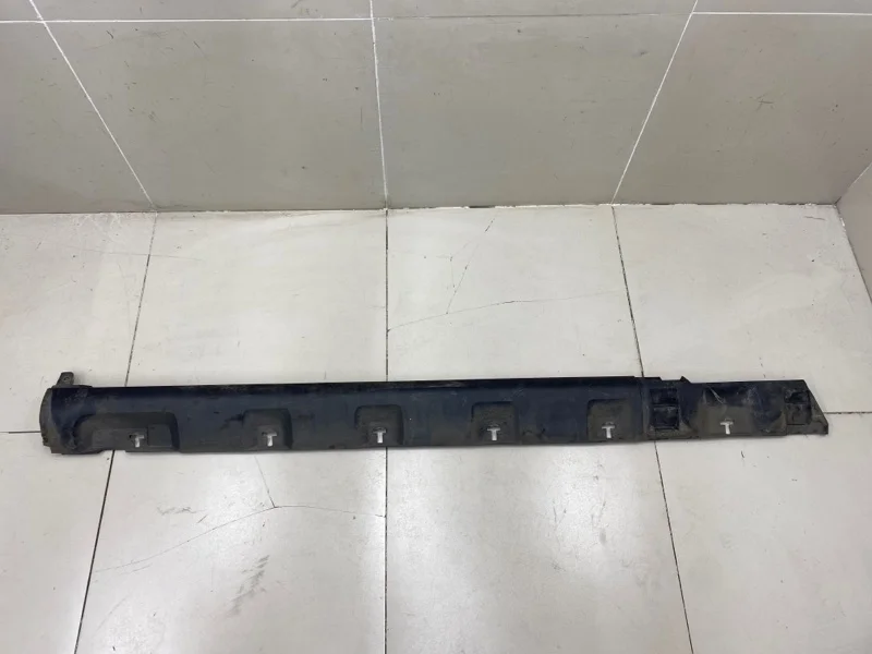 Накладка на порог (наружная) левая Renault Sandero