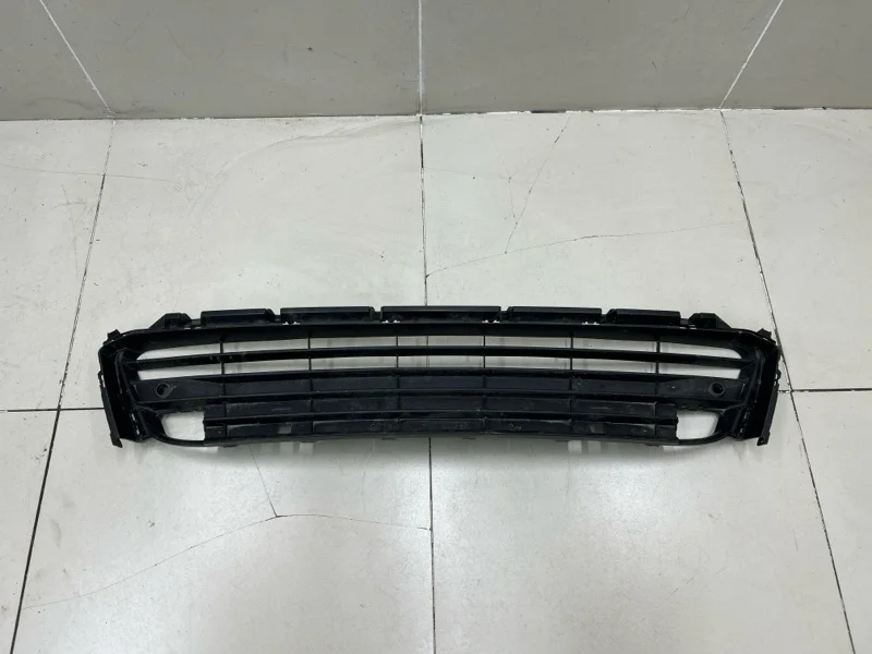 Решетка в бампер центральная Lexus RX350