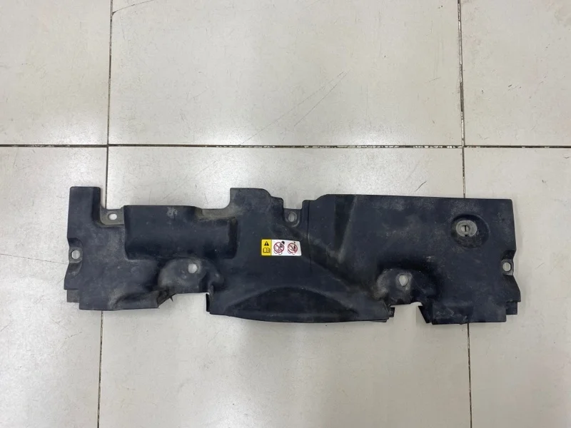 Кожух замка капота Toyota RAV4 XA50