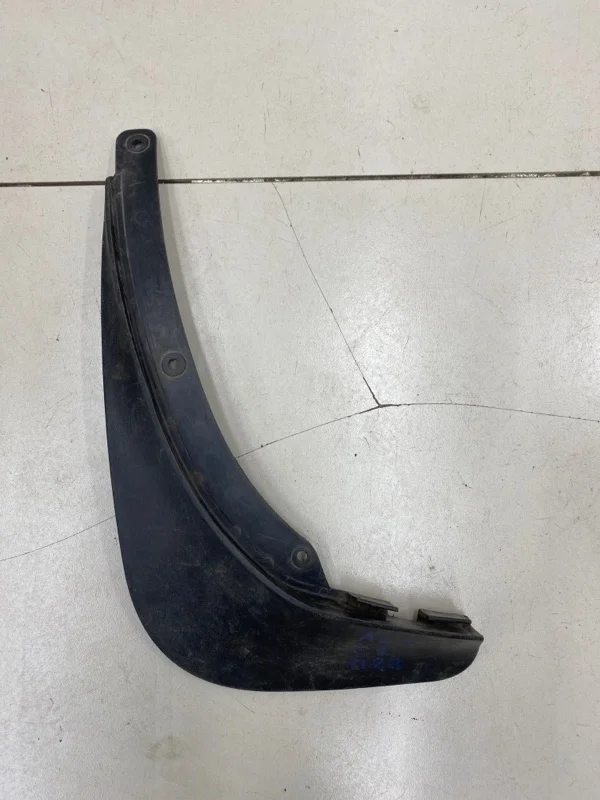 Брызговик задний левый Skoda Yeti До 2013