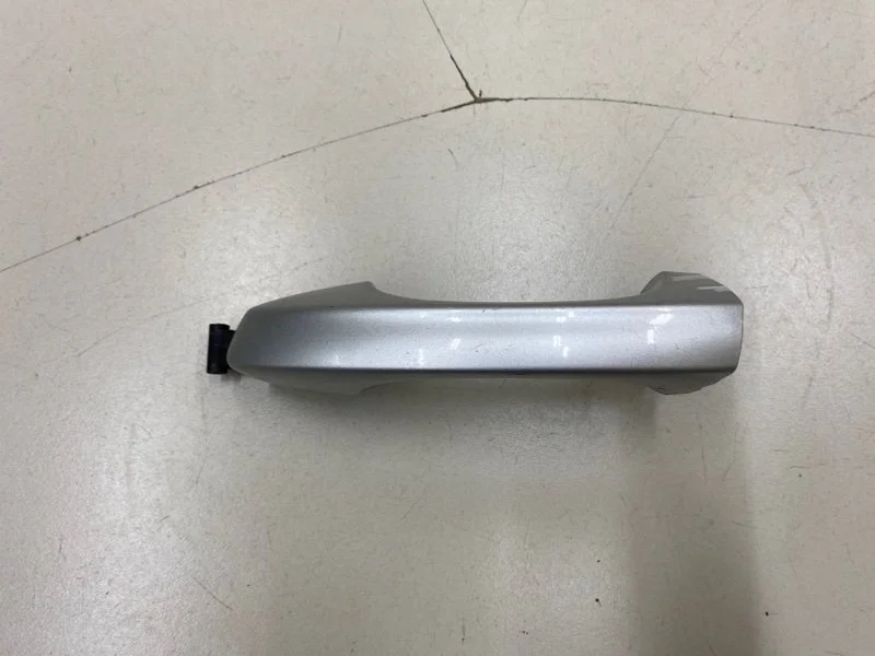 Ручка двери наружная левая Seat Leon 3