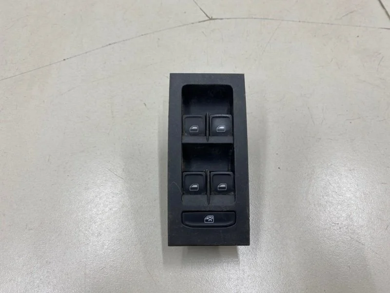 Блок управления стеклоподъемниками передний левый