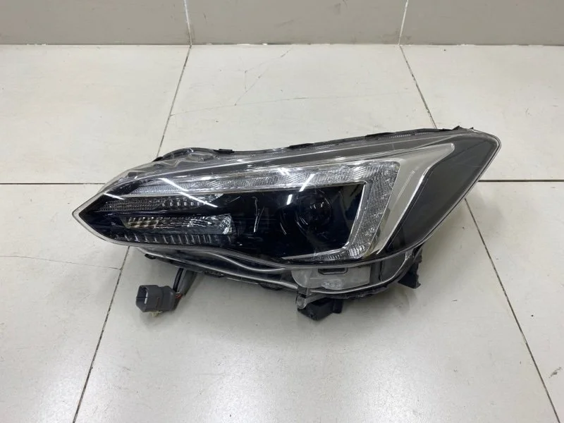 Фара левая Subaru XV 2 GT