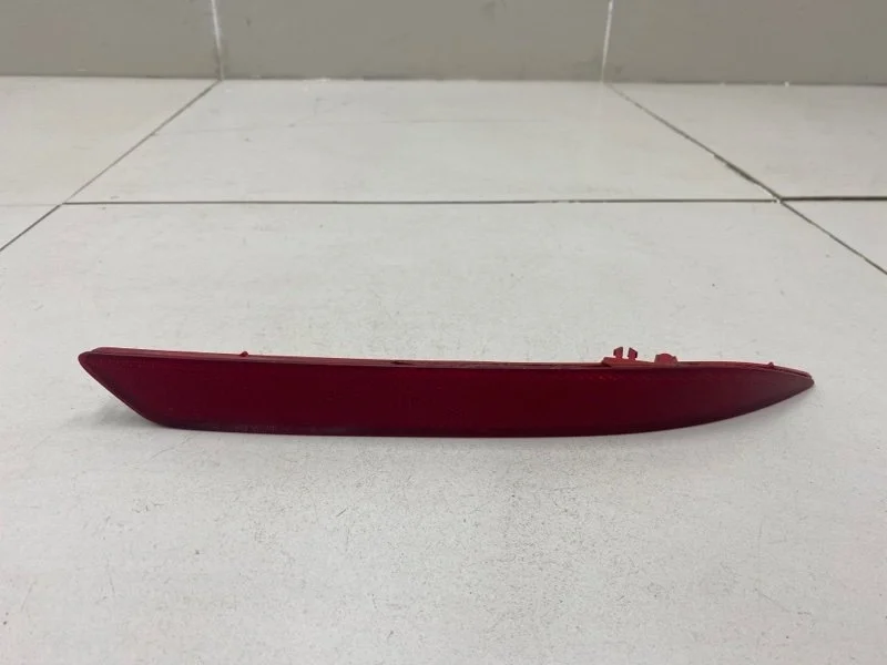 Отражатель в бампер задний правый Hyundai Solaris