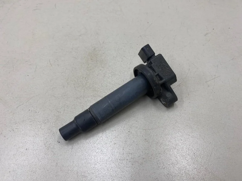 Катушка зажигания Toyota Corolla E120