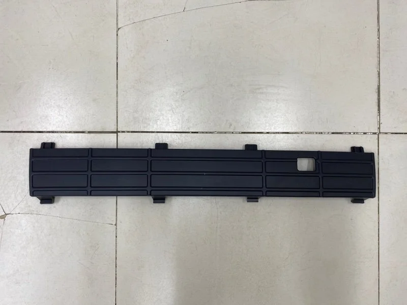 Накладка на решетку радиатора Volkswagen Polo 5