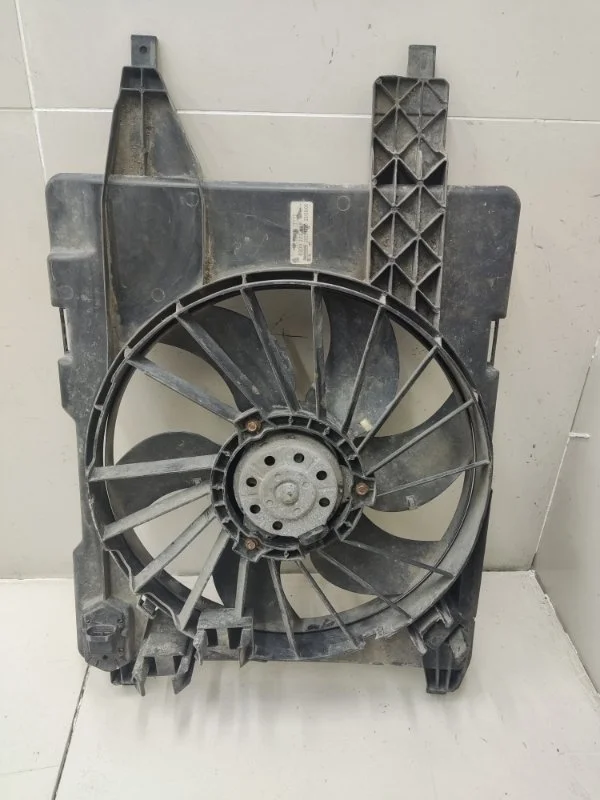 Вентилятор радиатора Renault Megane 2 K4M812 2006