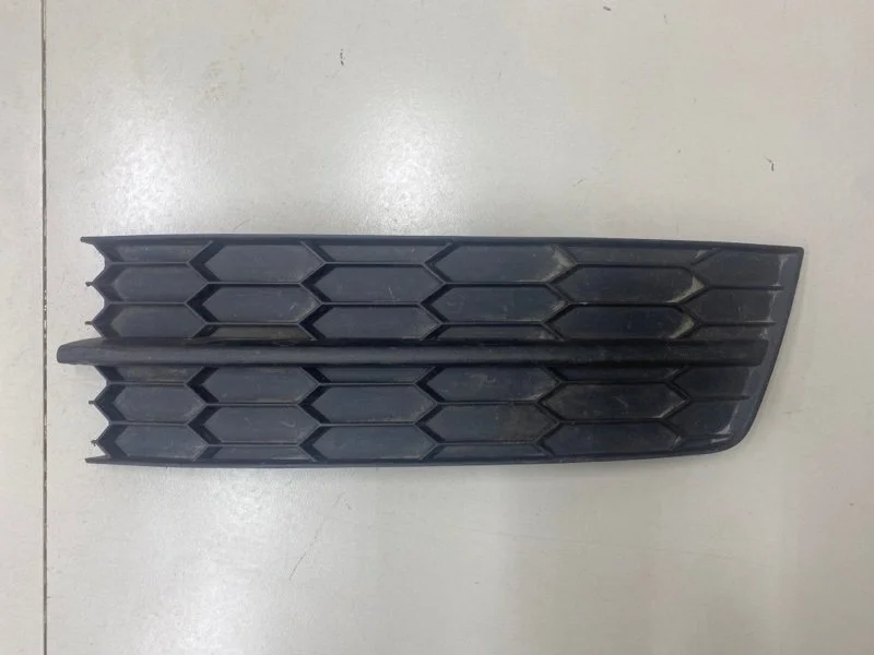 Решетка в бампер левая Skoda Rapid 1