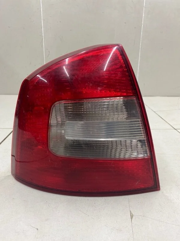 Фонарь задний левый Skoda Octavia A5 После 2009