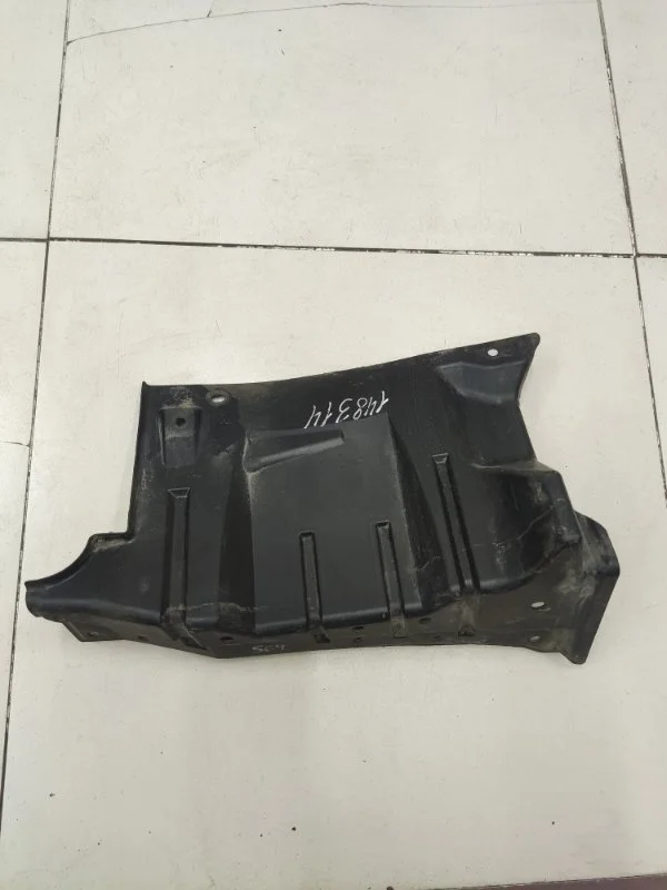 Пыльник двигателя боковой левый Mitsubishi Lancer