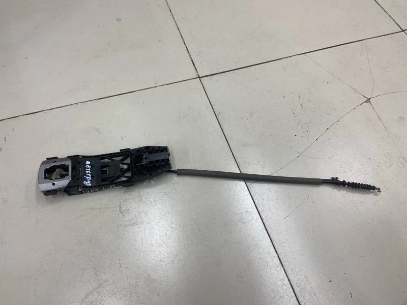 Кронштейн ручки двери наружной передний левый