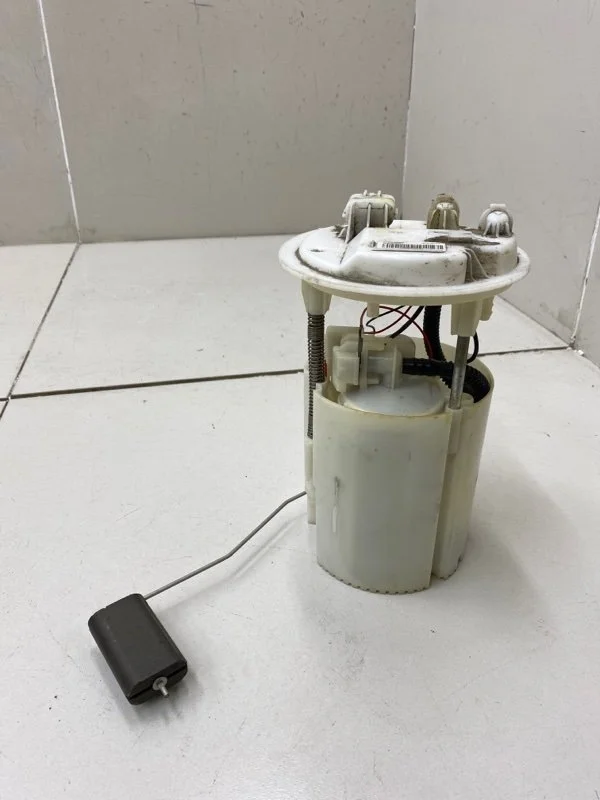 Насос топливный Renault Fluence L30R K4M 838 2012