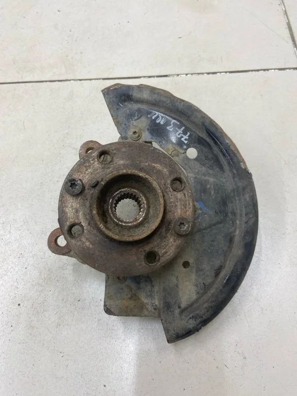 Кулак поворотный передний левый Renault Logan 2