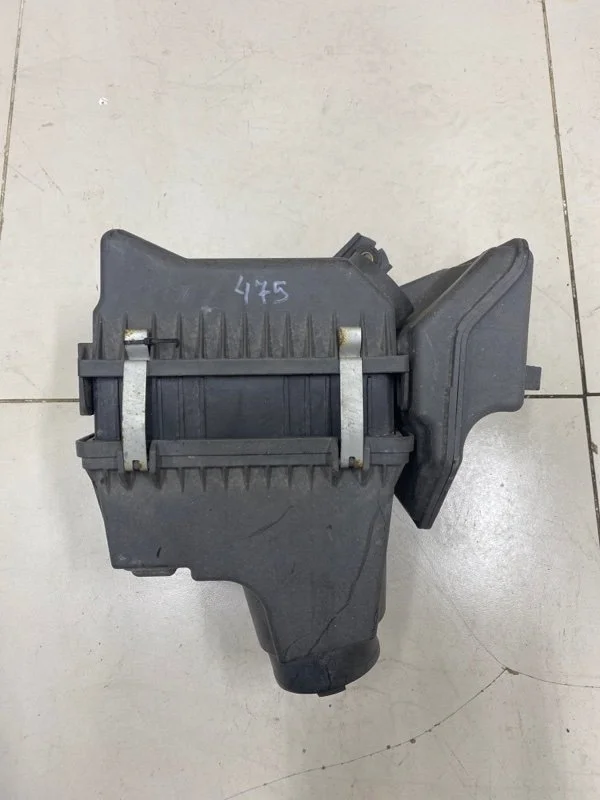 Корпус воздушного фильтра Mitsubishi Lancer 9 CS