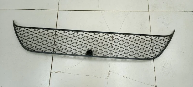 Решетка в бампер Mitsubishi Outlander 2 CW