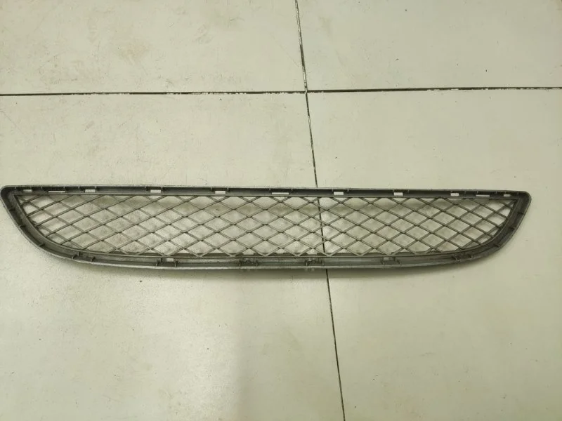 Решетка в бампер центральная BMW X5 E70