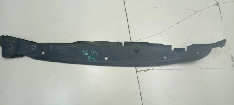 Пыльник крыла передний правый Toyota Land Cruiser