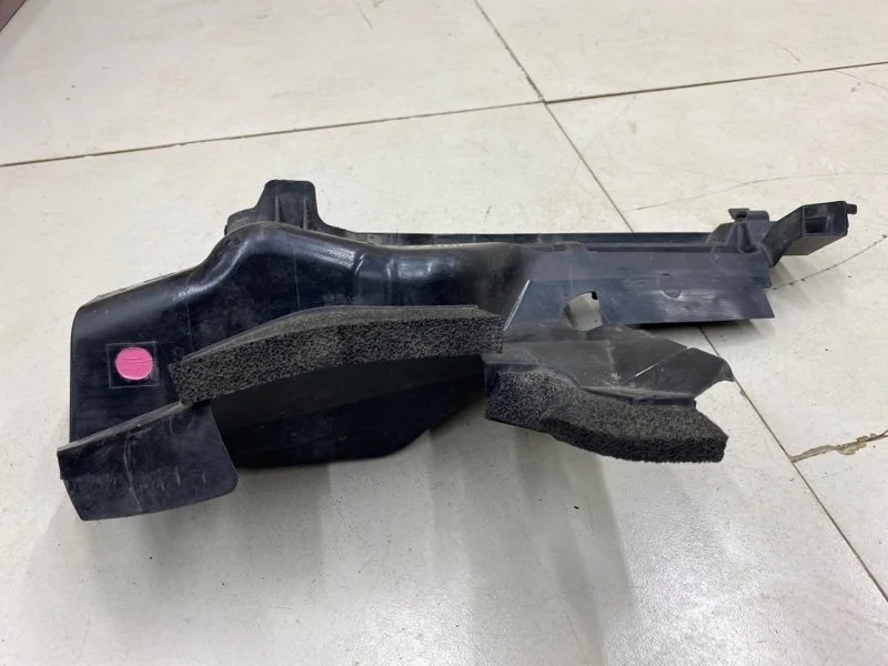 Воздуховод радиатора левый Toyota RAV4 CA40